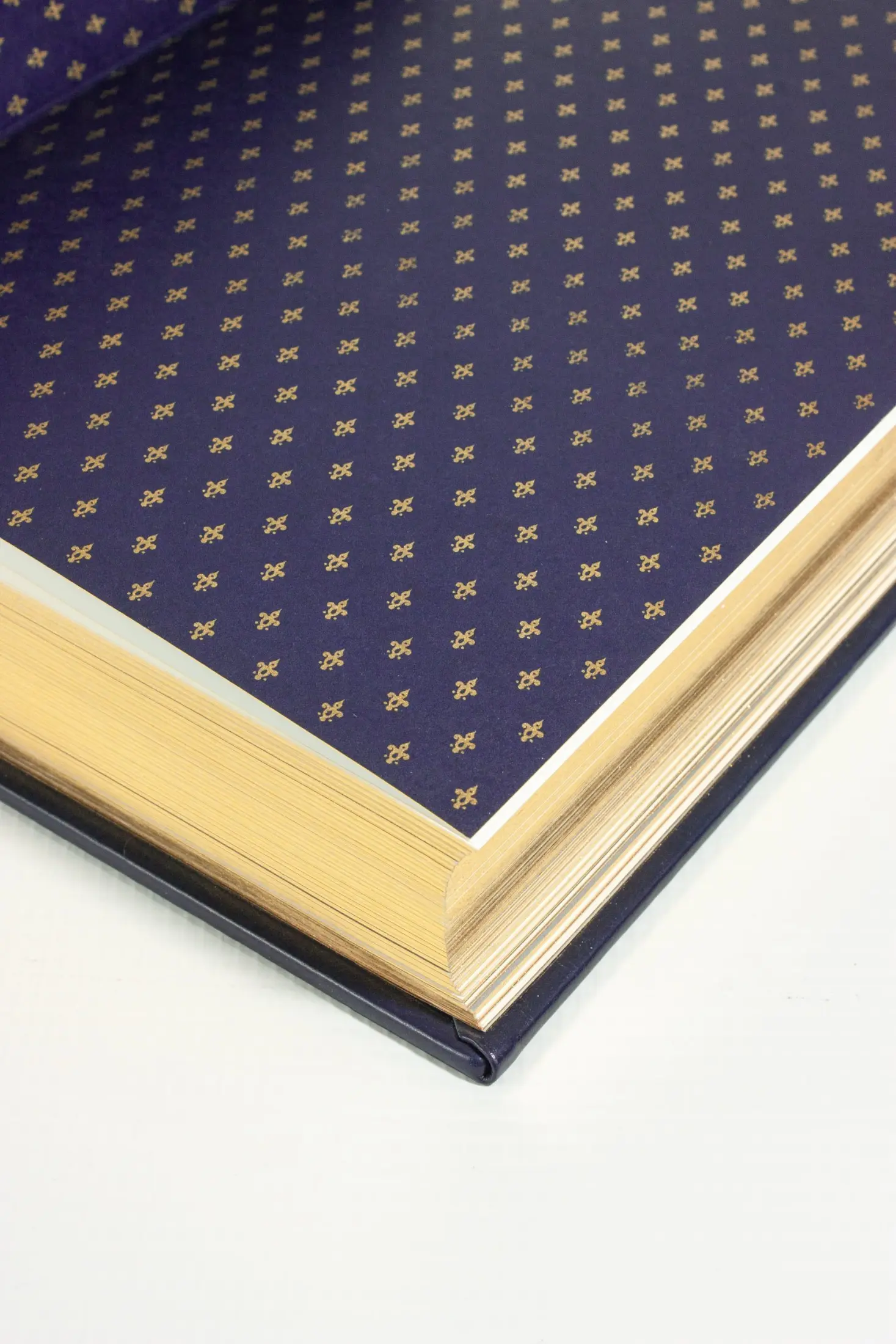 А. П. Чехов «Повести и рассказы». Премиум - изображение 15